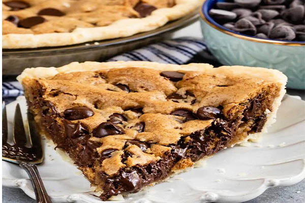 Oreo Chocolate Chip Cookie Dough Pie